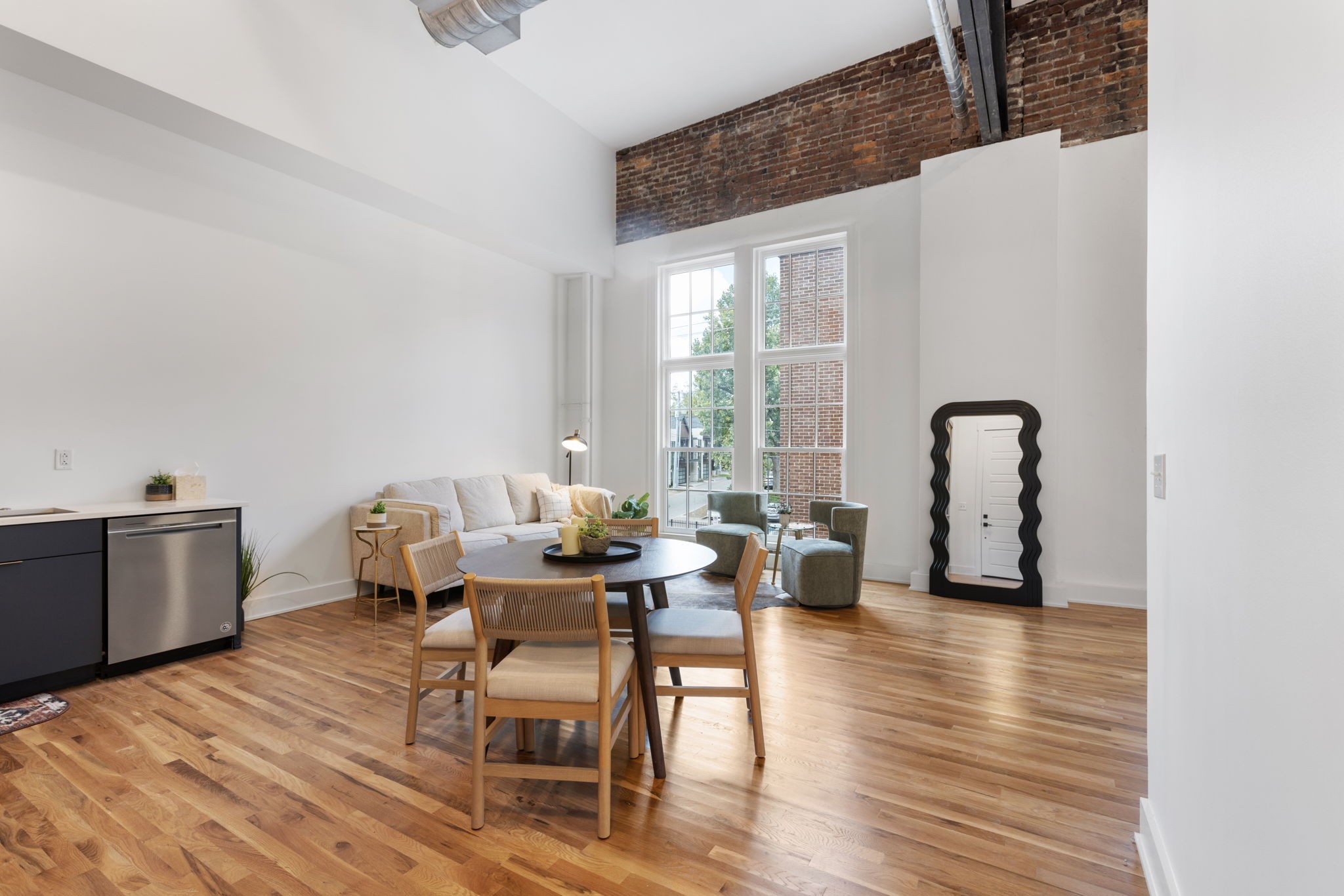 601 Madison St Unit: 312