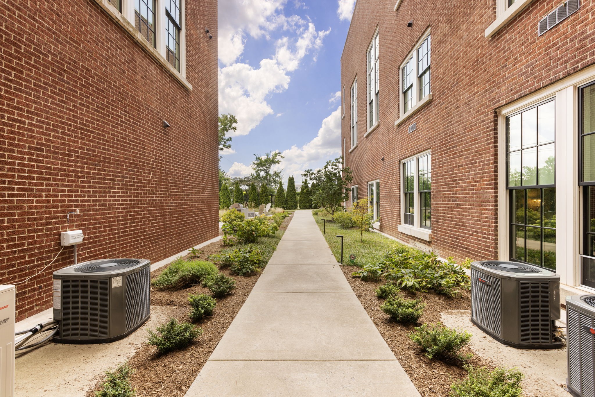 601 Madison St Unit: 312