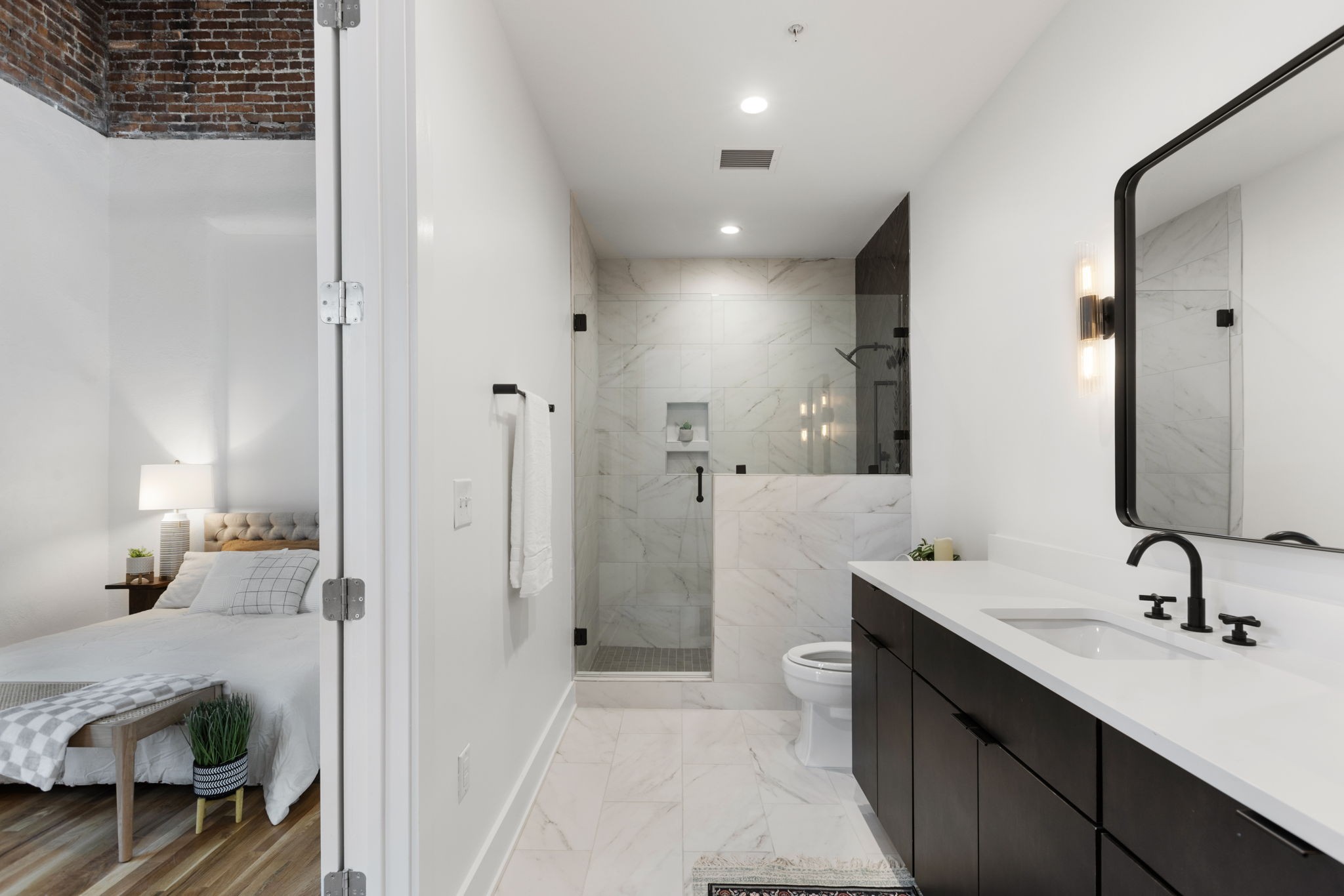 601 Madison St Unit: 312