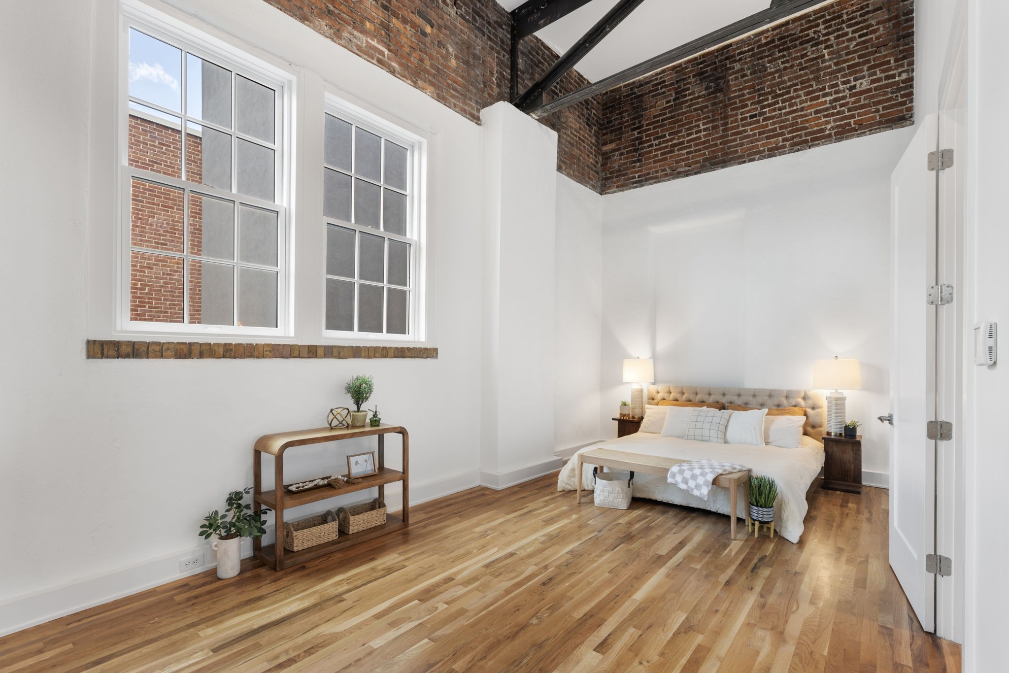 601 Madison St Unit: 312