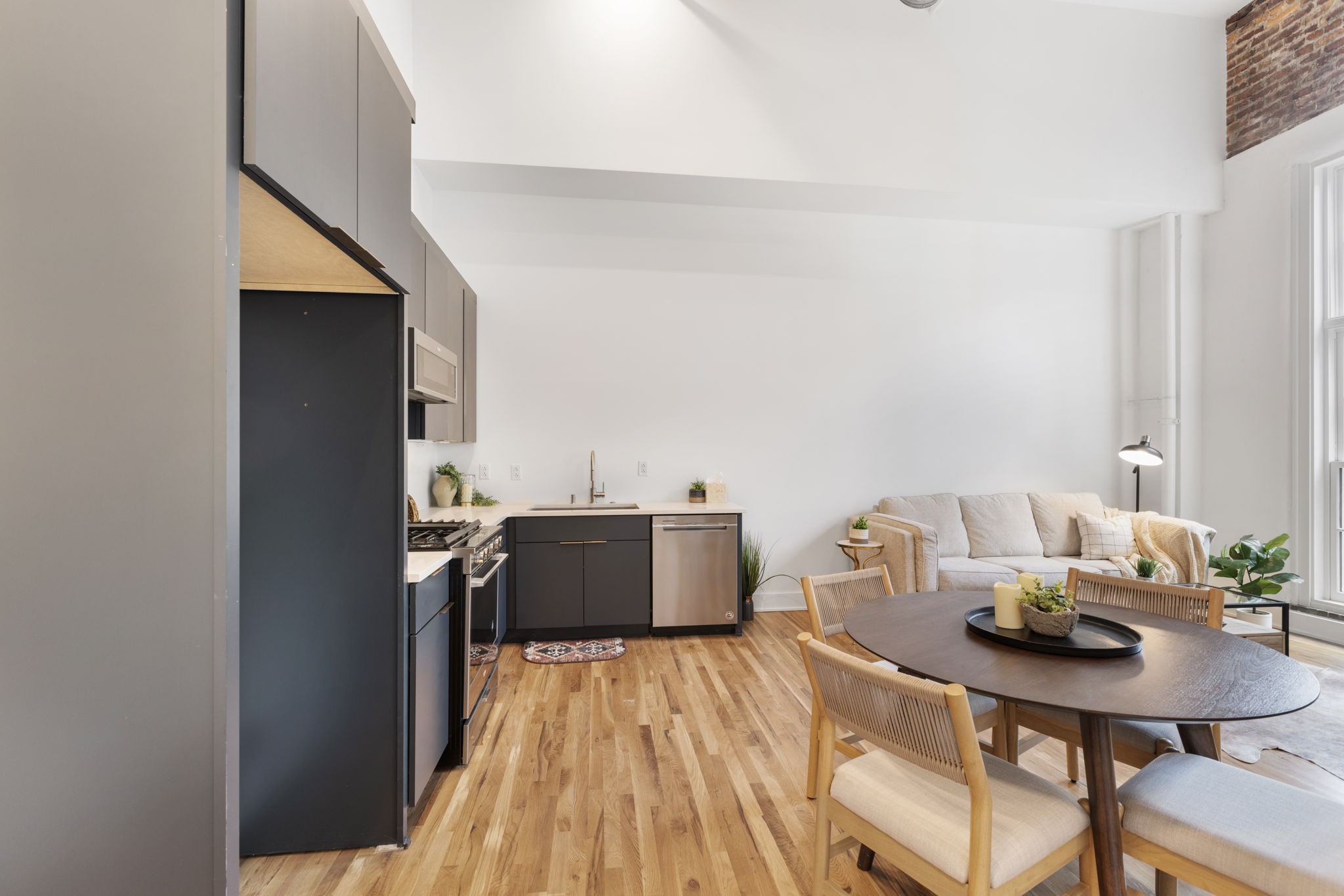 601 Madison St Unit: 312