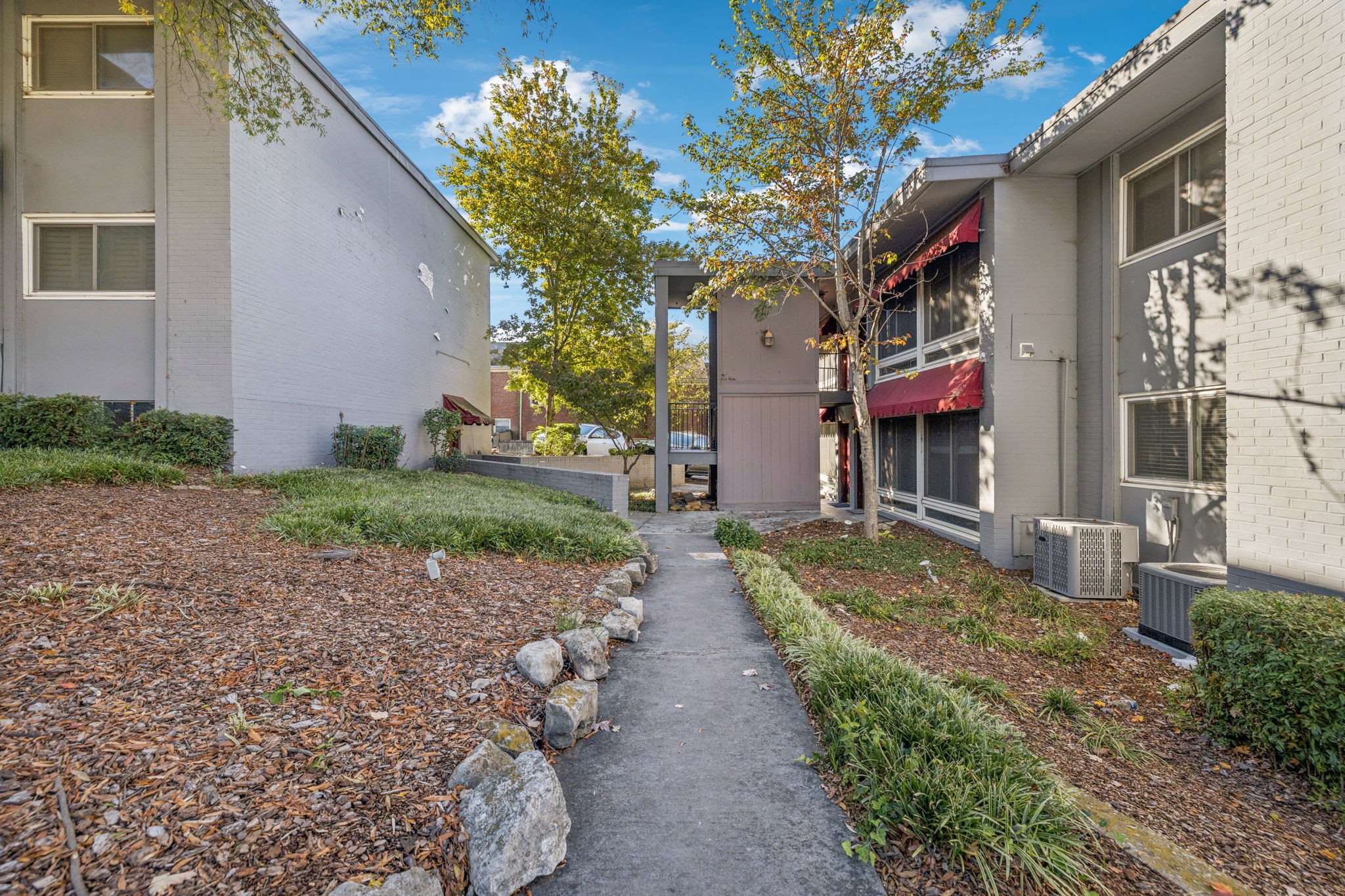 201 Acklen Park Dr Unit: 34