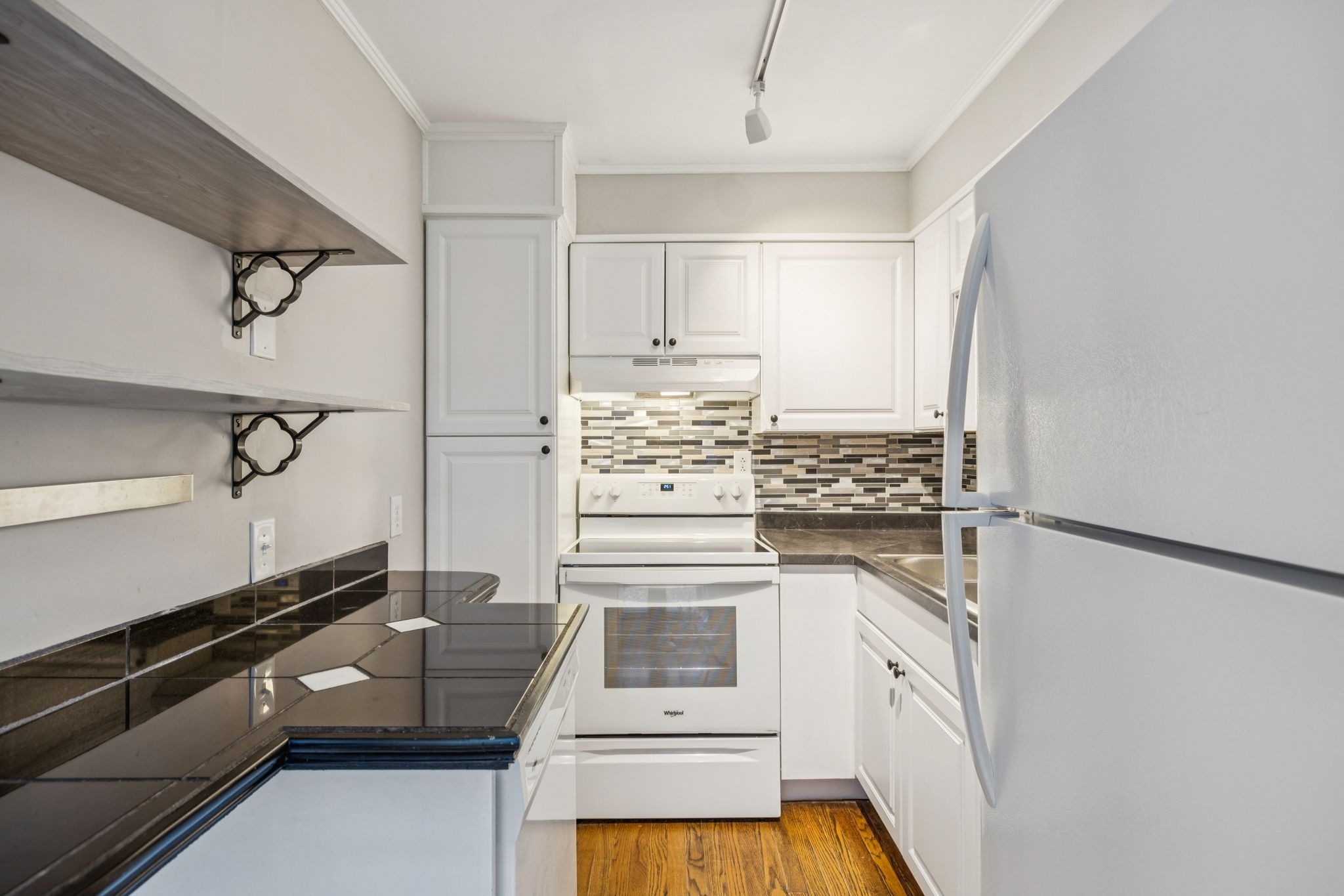 201 Acklen Park Dr Unit: 34