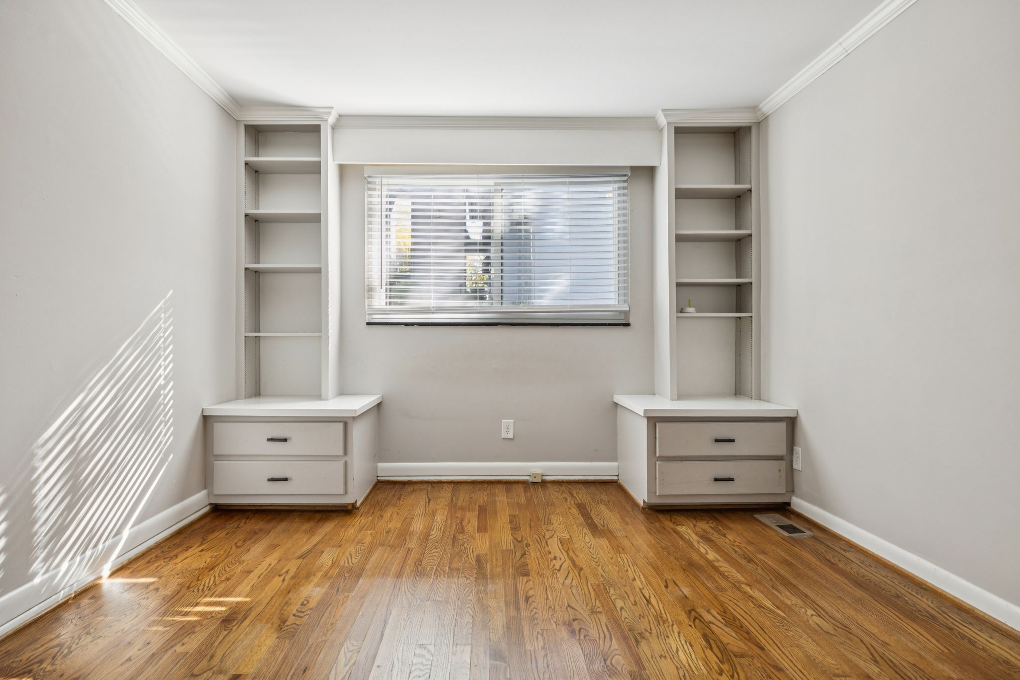 201 Acklen Park Dr Unit: 34