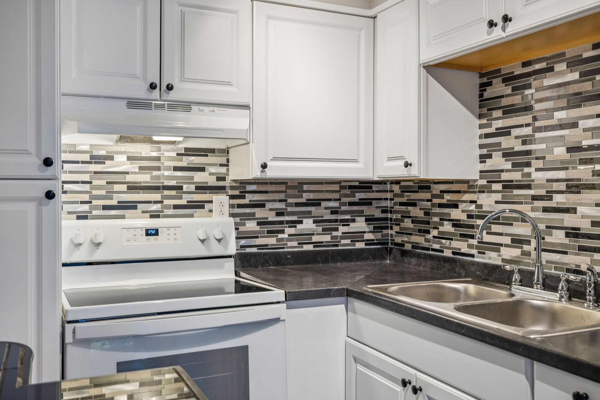 201 Acklen Park Dr Unit: 34