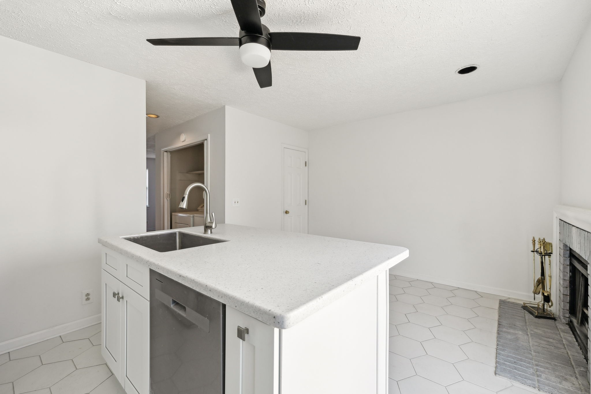 217 Walton Ferry Rd Unit: 108