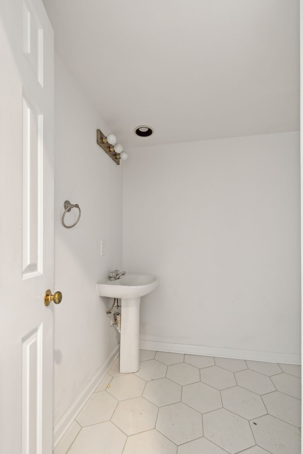 217 Walton Ferry Rd Unit: 108