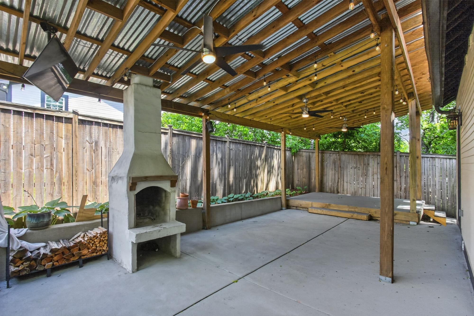 1315 Lillian St
