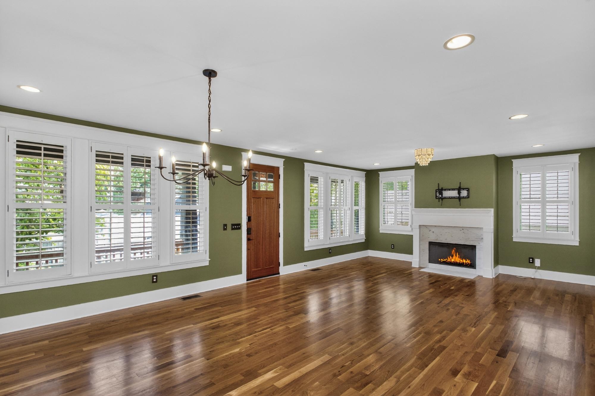 1315 Lillian St