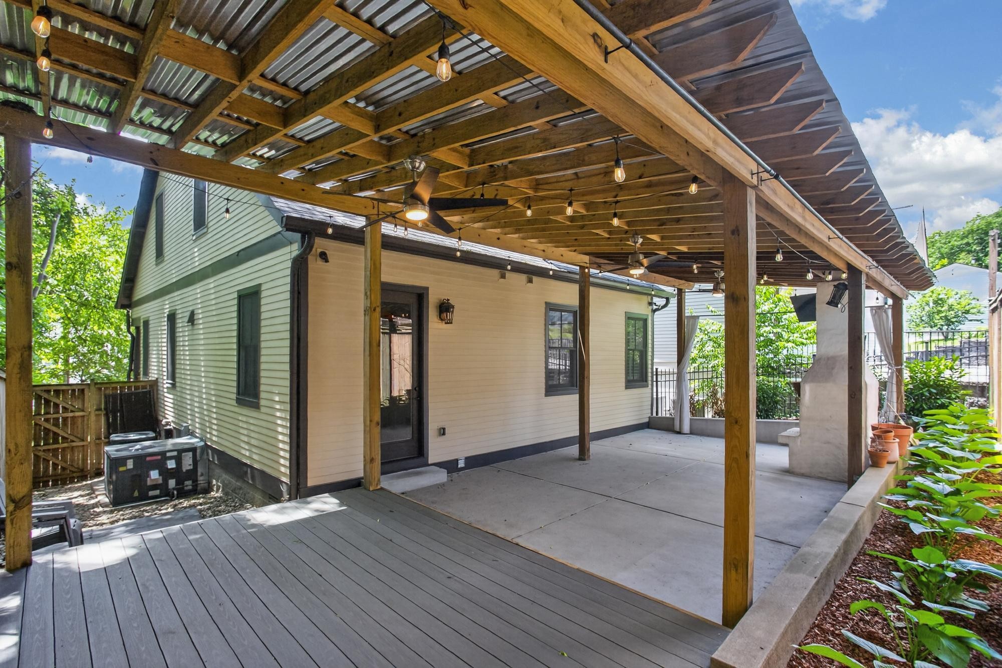 1315 Lillian St