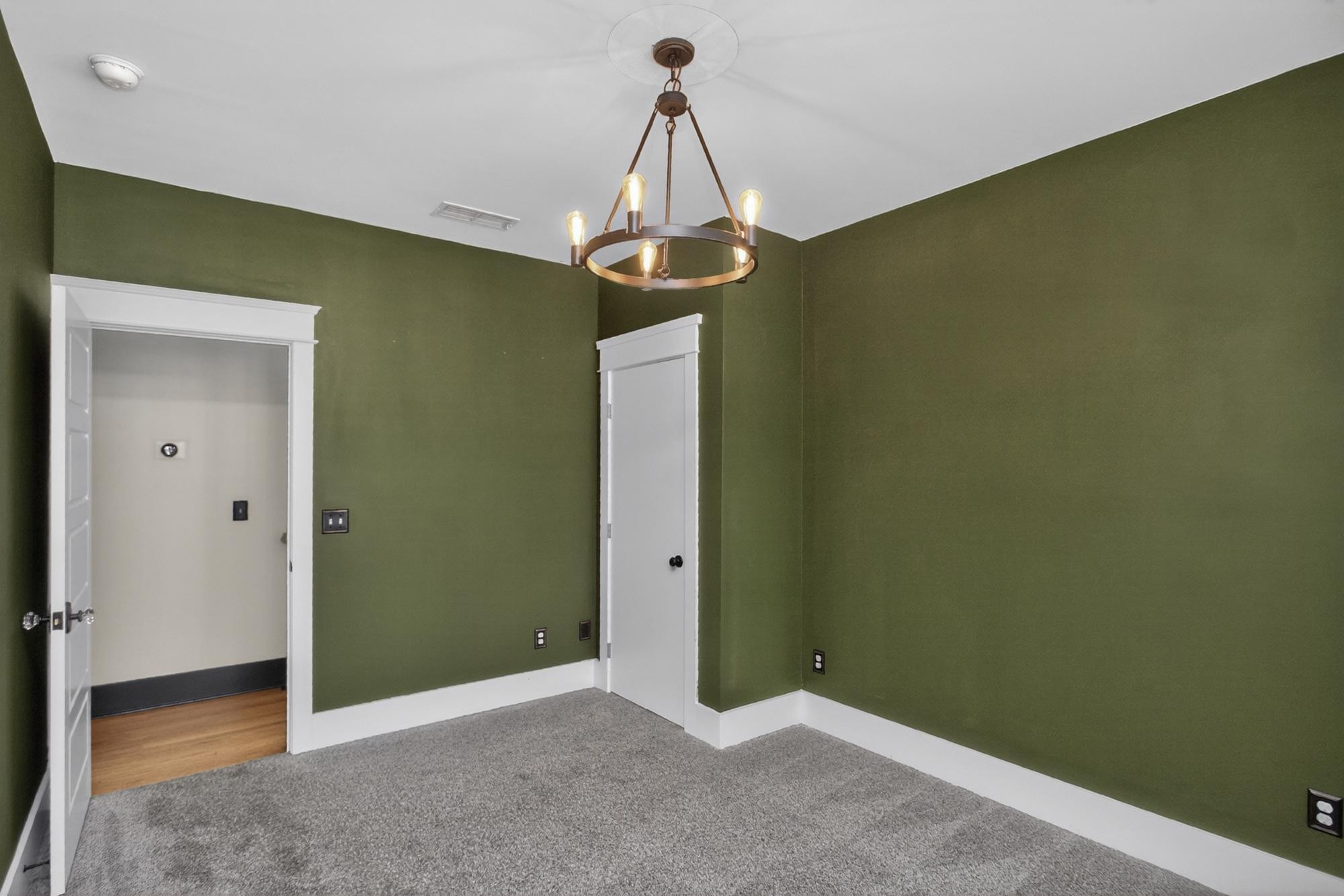 1315 Lillian St