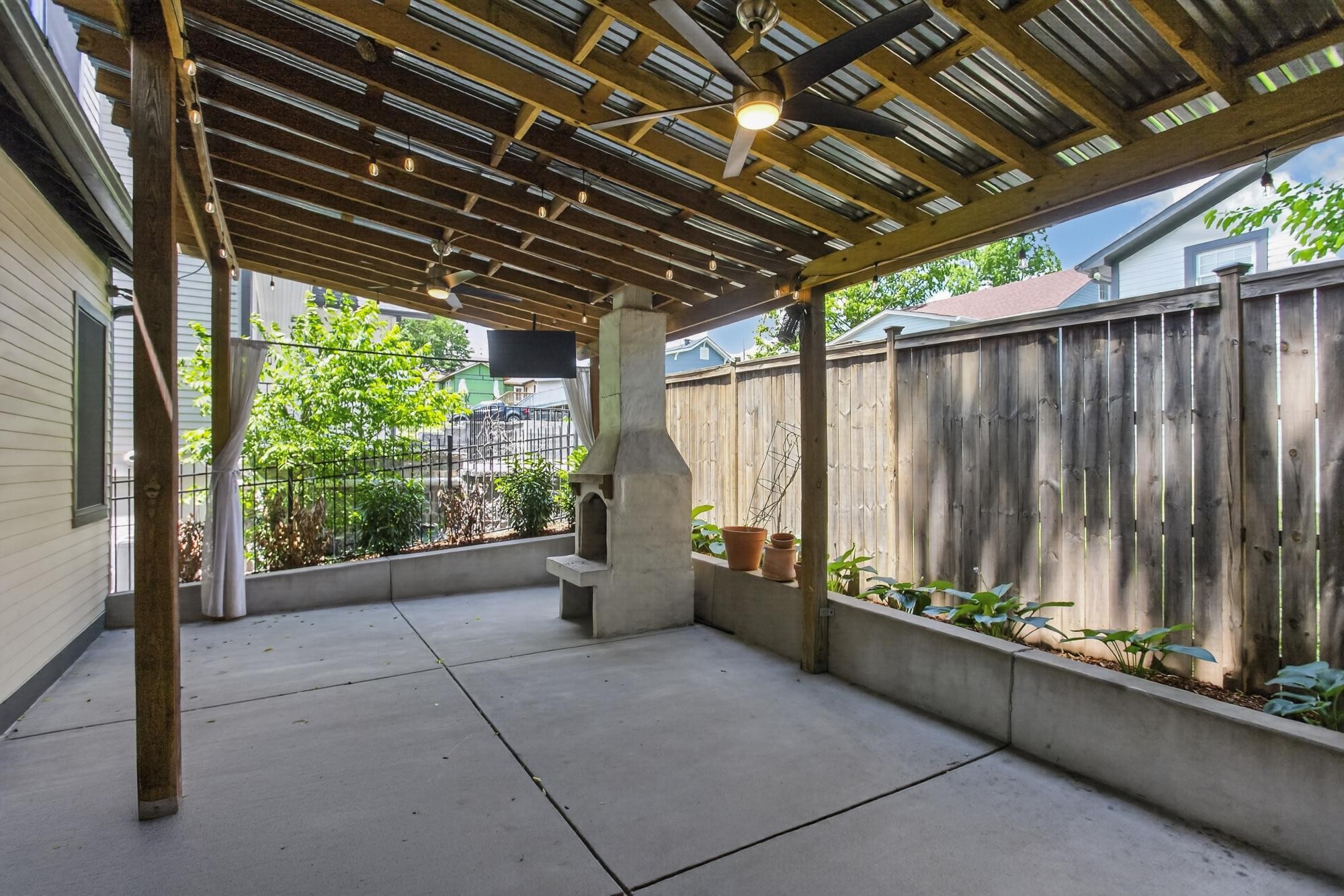1315 Lillian St