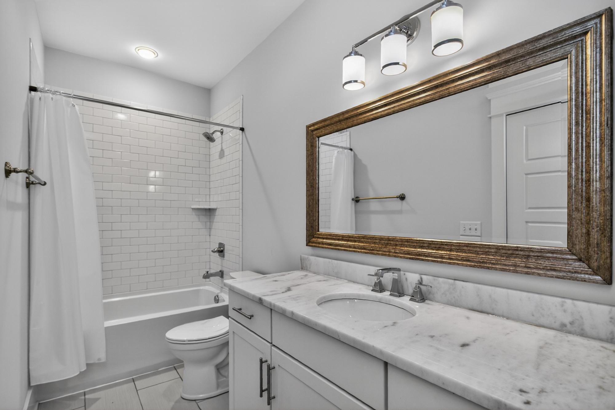 1315 Lillian St
