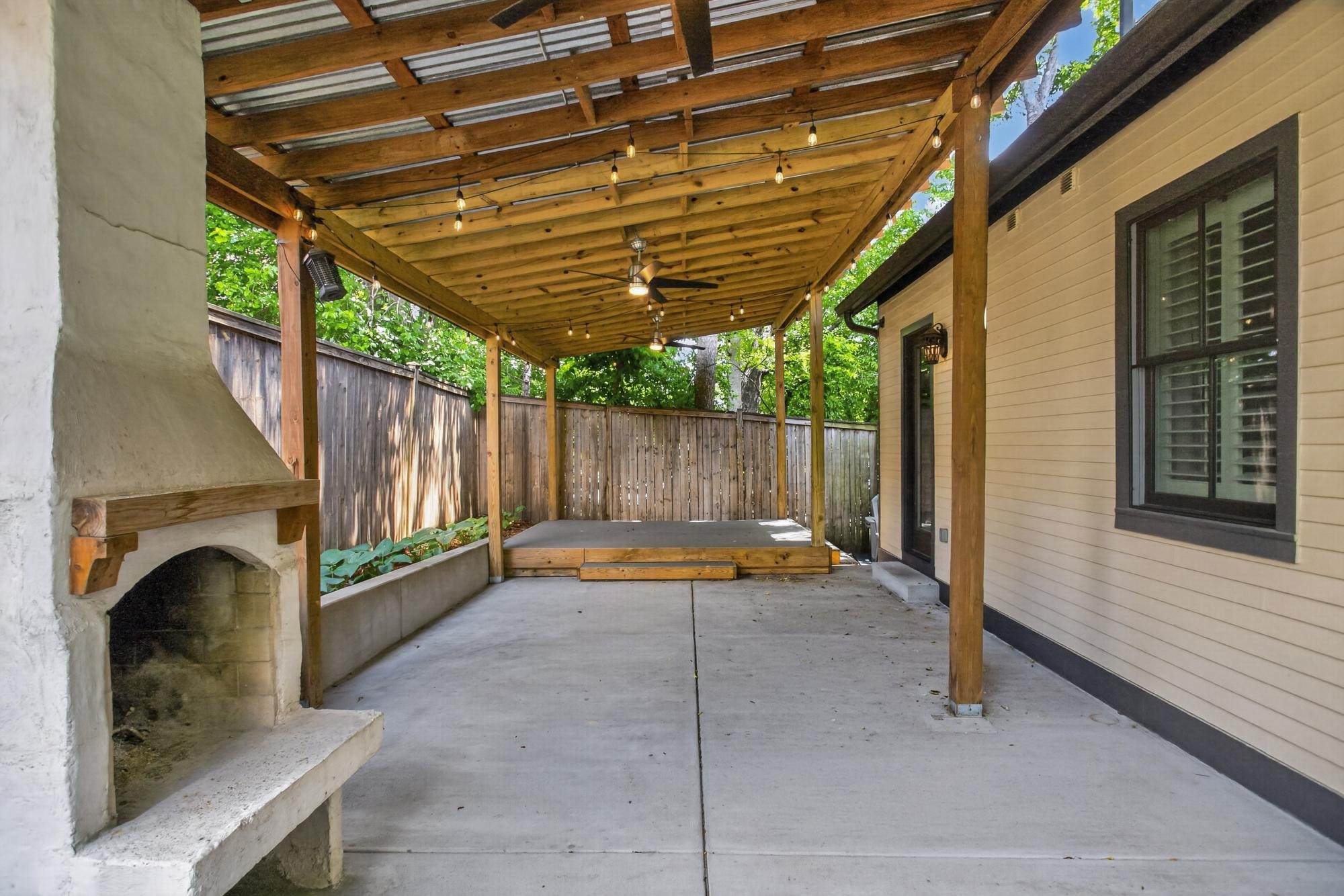 1315 Lillian St