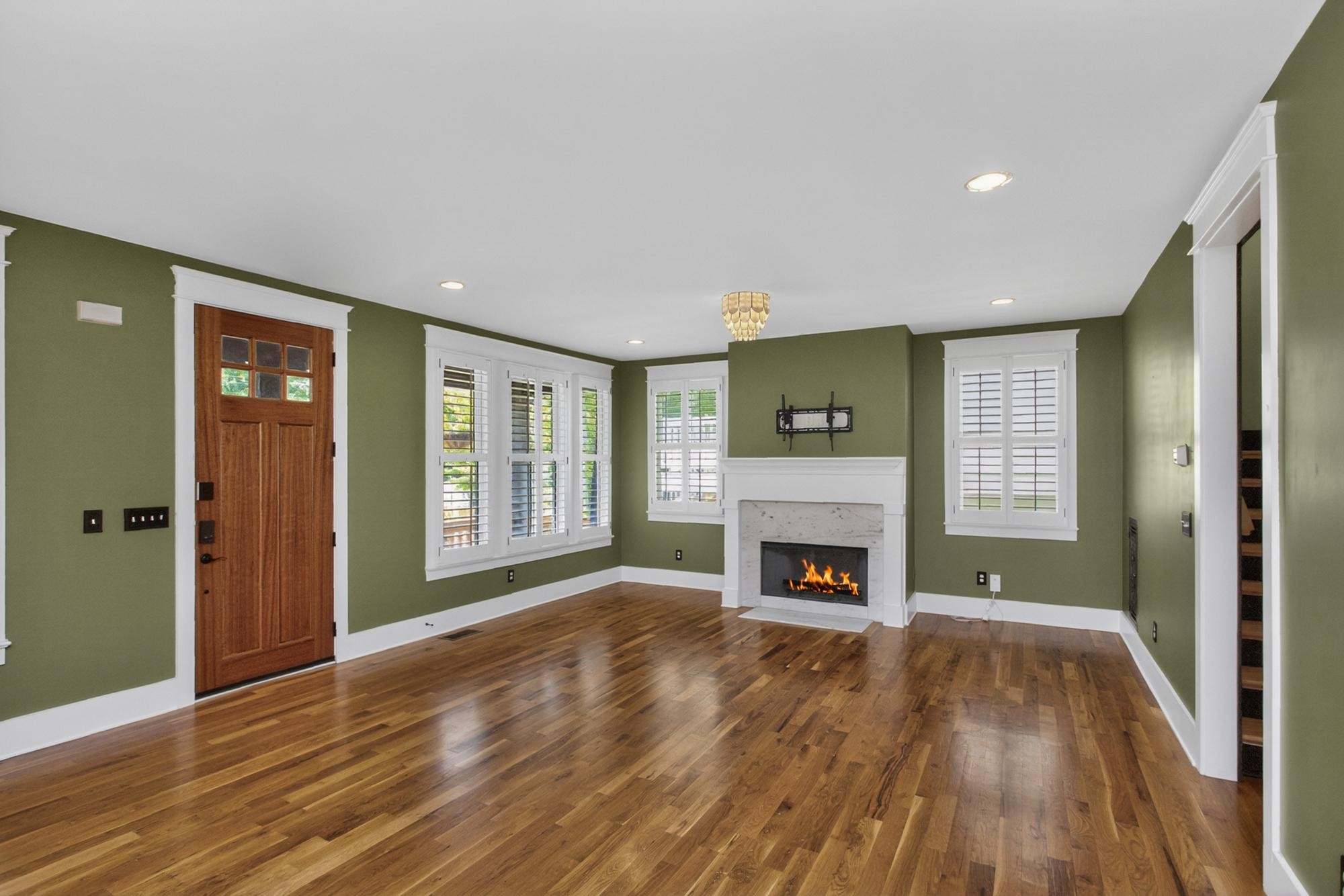 1315 Lillian St