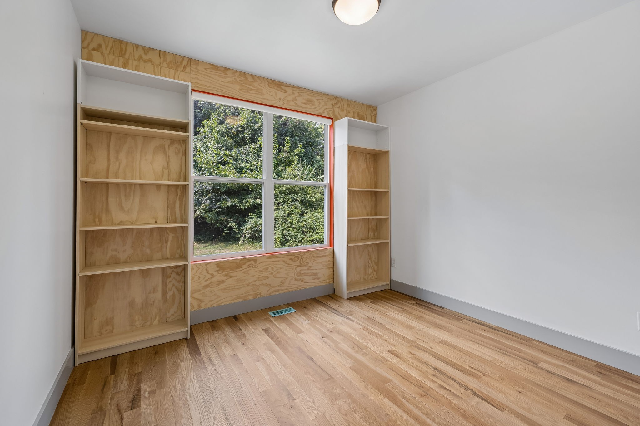1204B Keller Ave