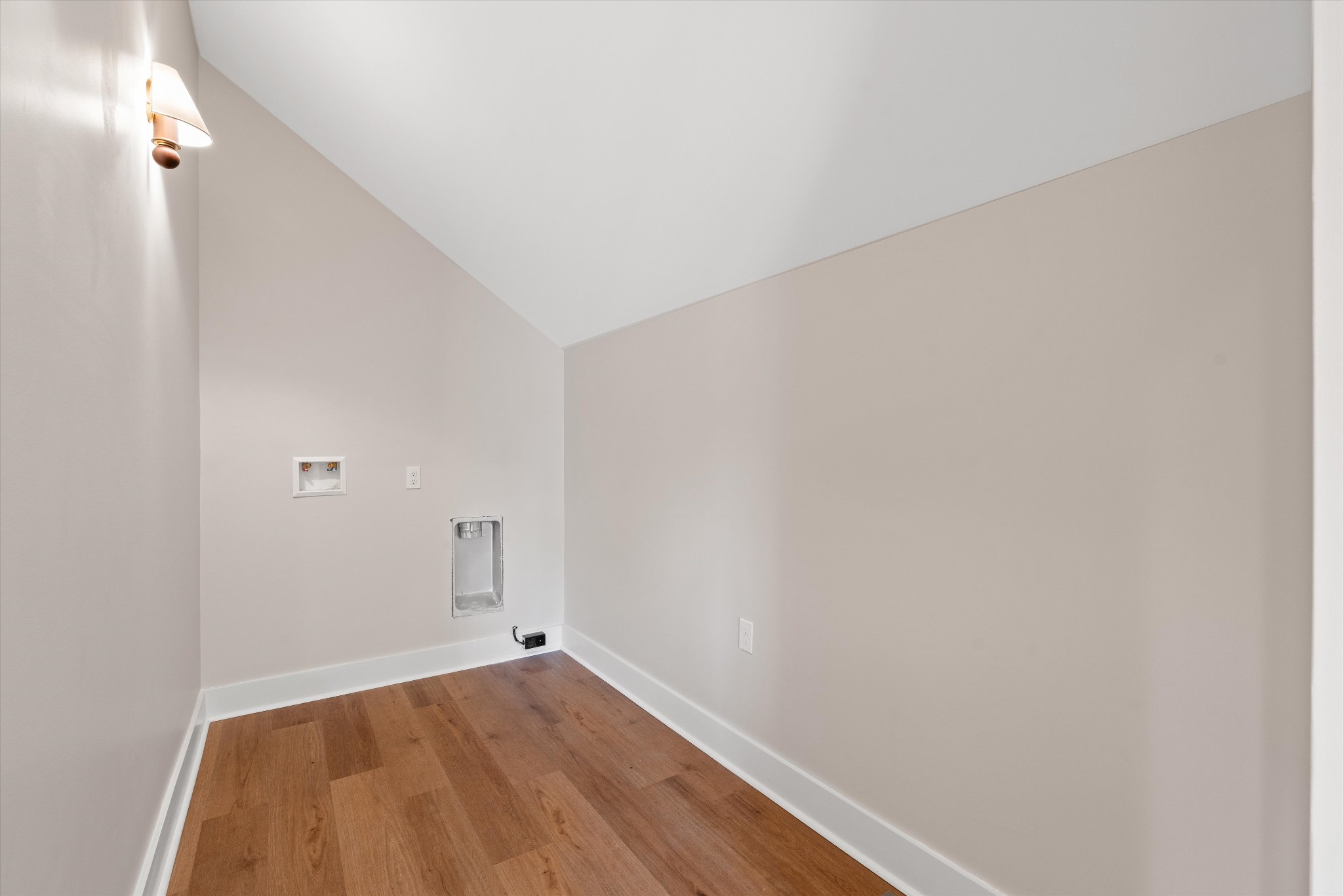 1012 Hart Ln