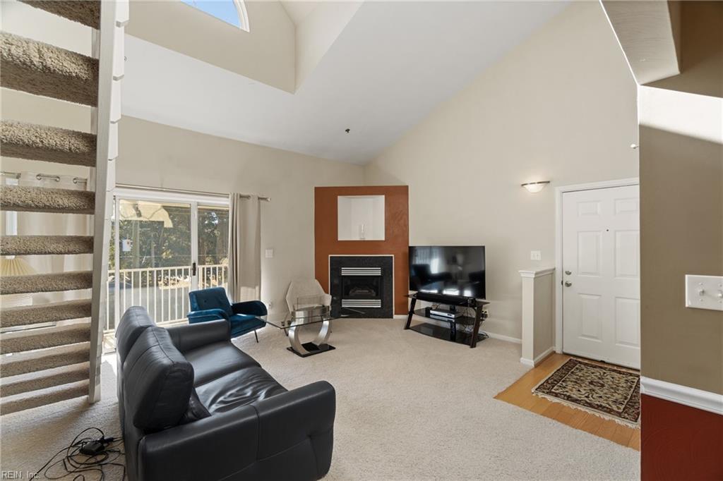 2229 Lesner CRES 302