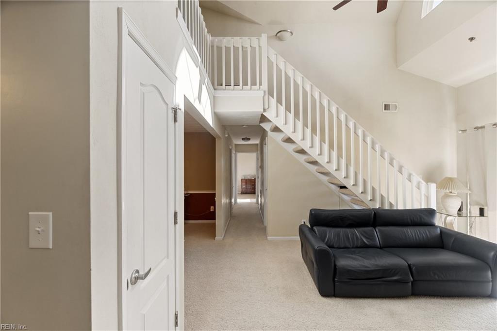 2229 Lesner CRES 302