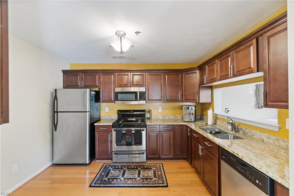 2229 Lesner CRES 302
