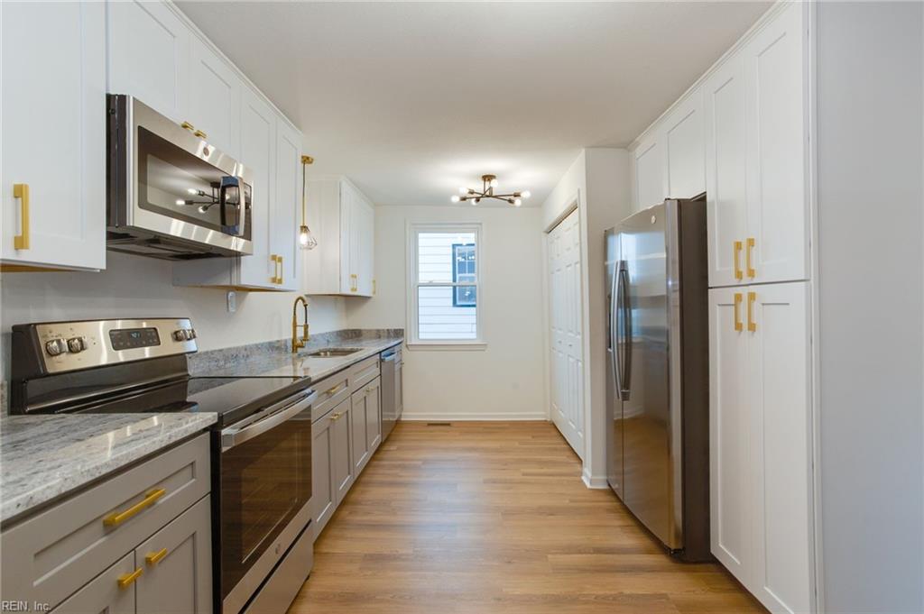 47 Ash AVE