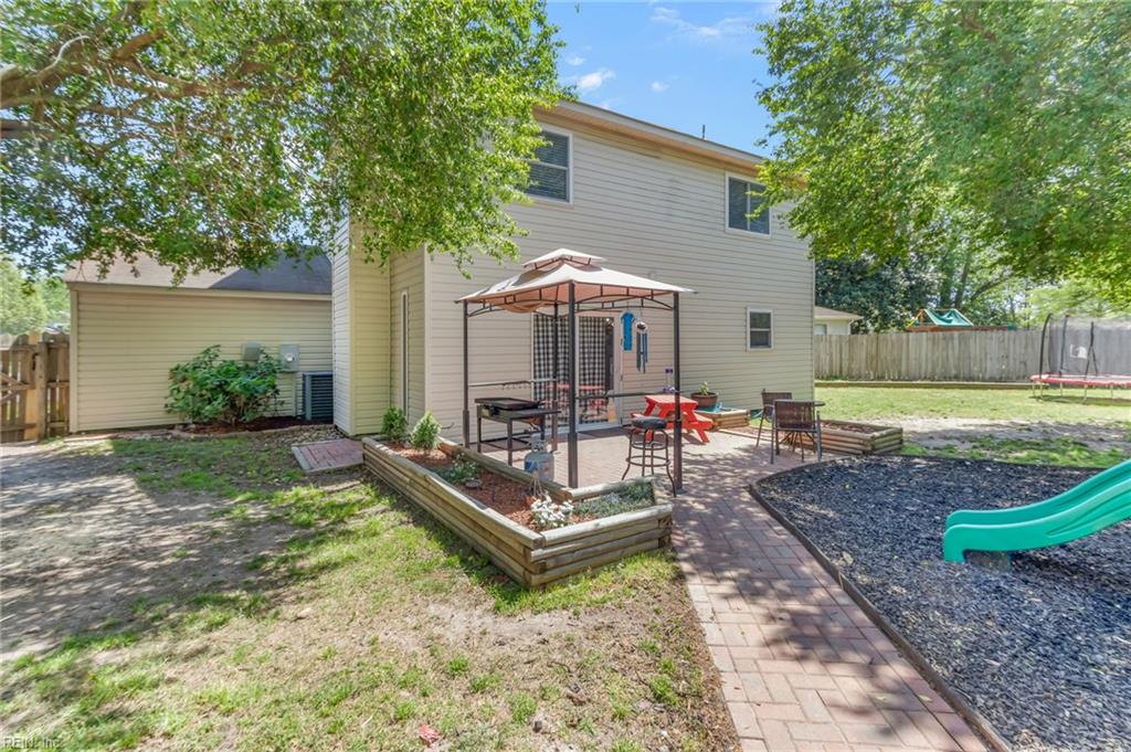 1029 Banyan DR