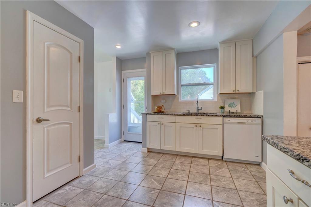 1331 Sunset DR