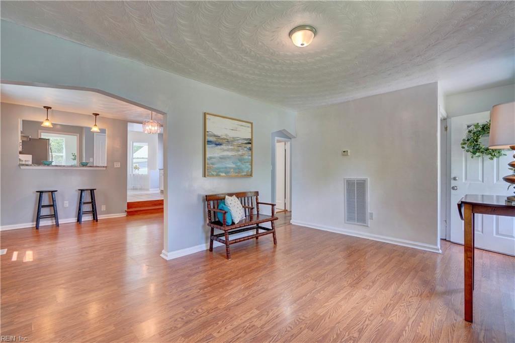 1331 Sunset DR