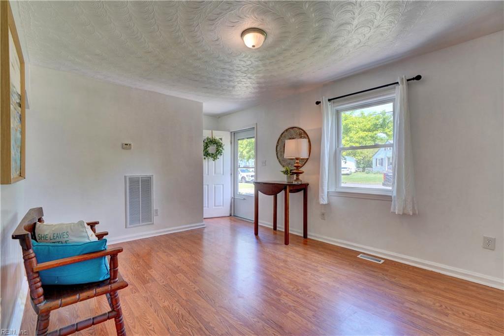 1331 Sunset DR