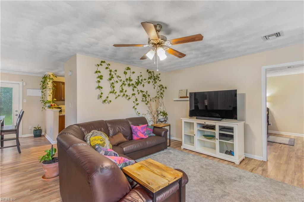 3404 Melinda PL