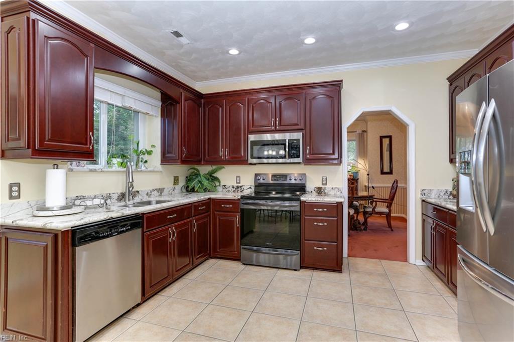 6406 Moss Side CT