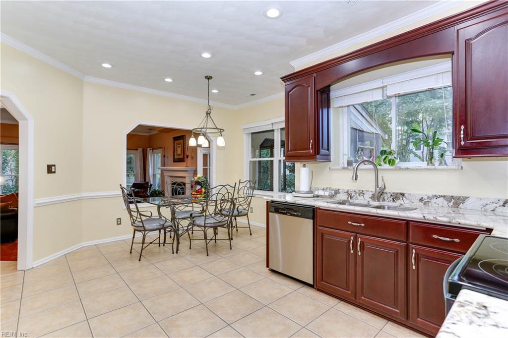 6406 Moss Side CT