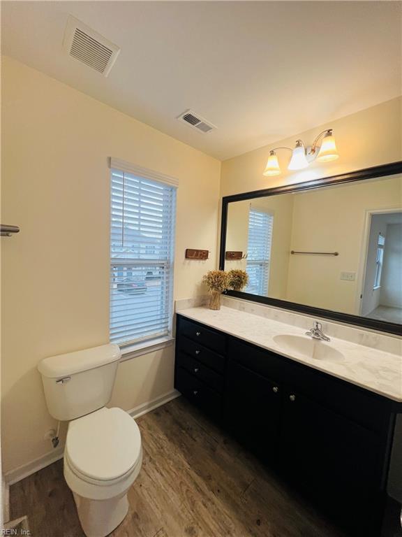 1608 Apsley CT
