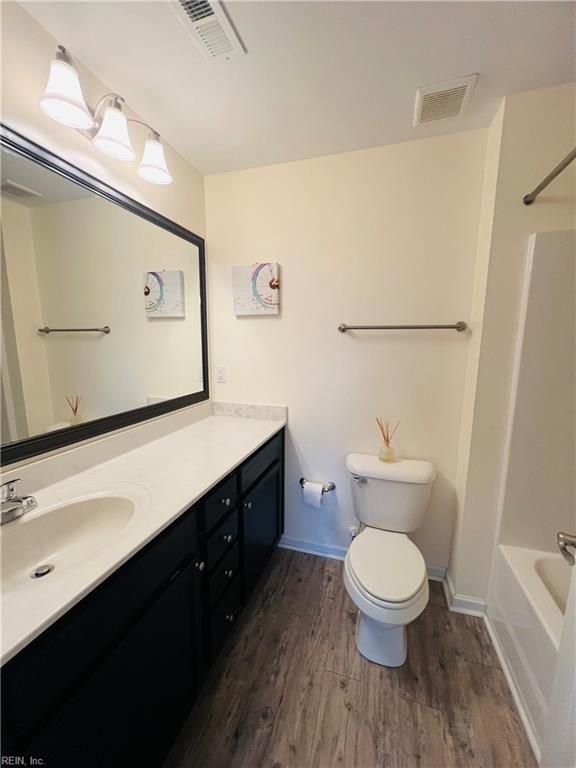 1608 Apsley CT