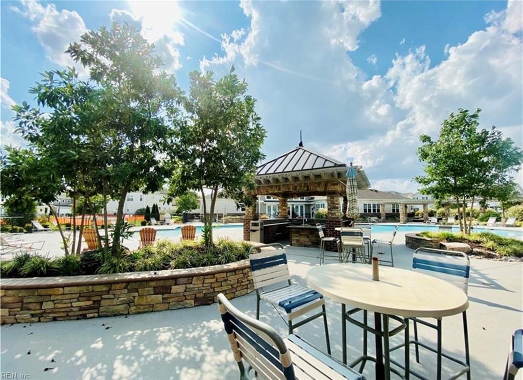 1608 Apsley CT