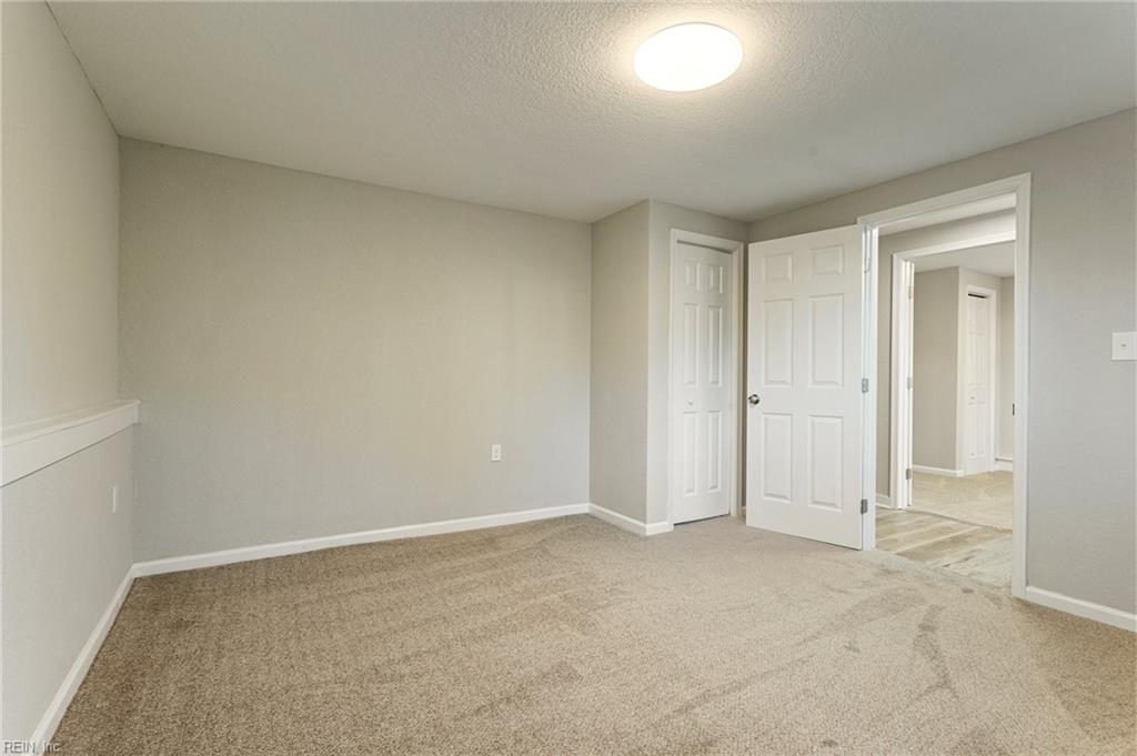 5356 Roslyn DR