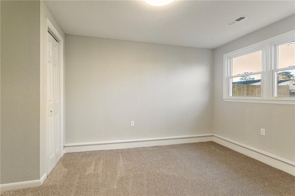 5356 Roslyn DR