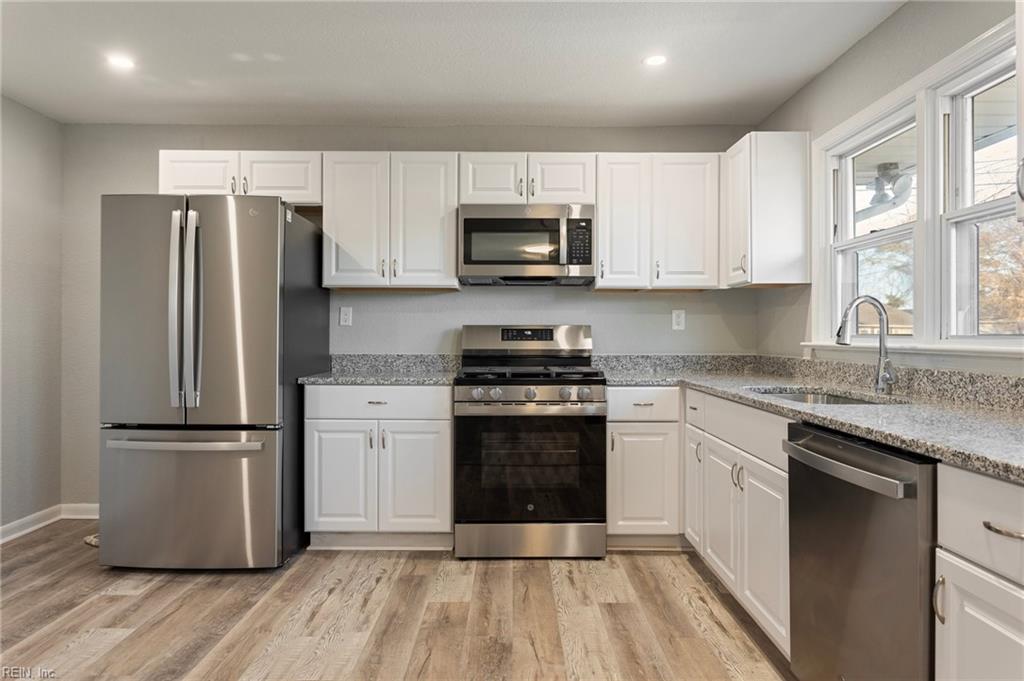 5356 Roslyn DR