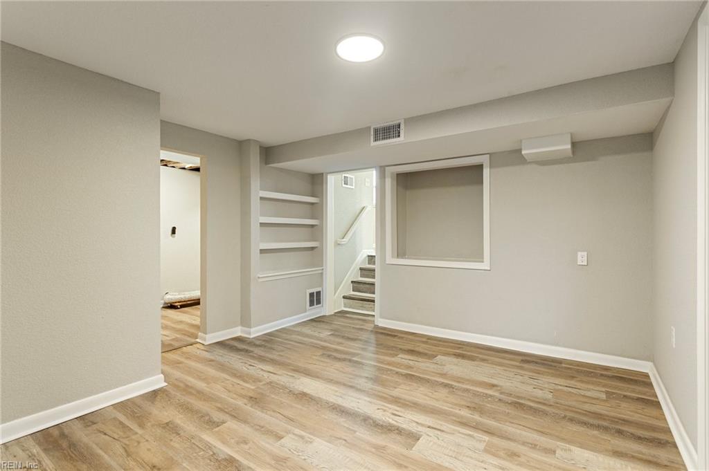 5356 Roslyn DR