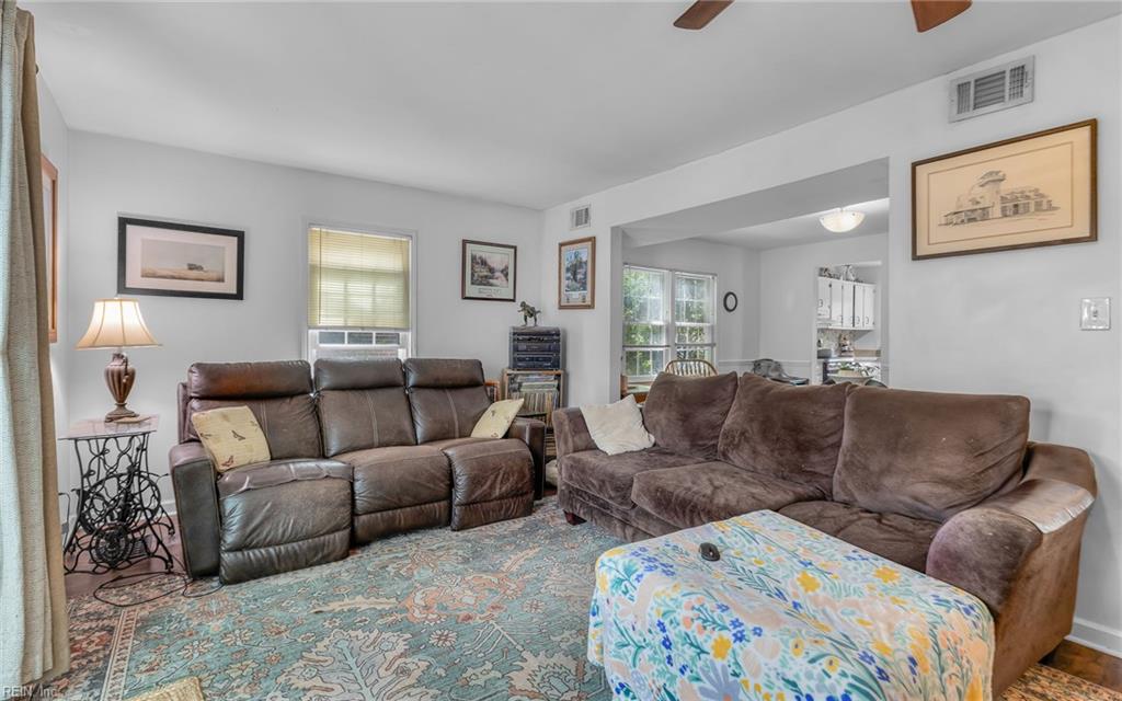 2235 Sedgewick DR