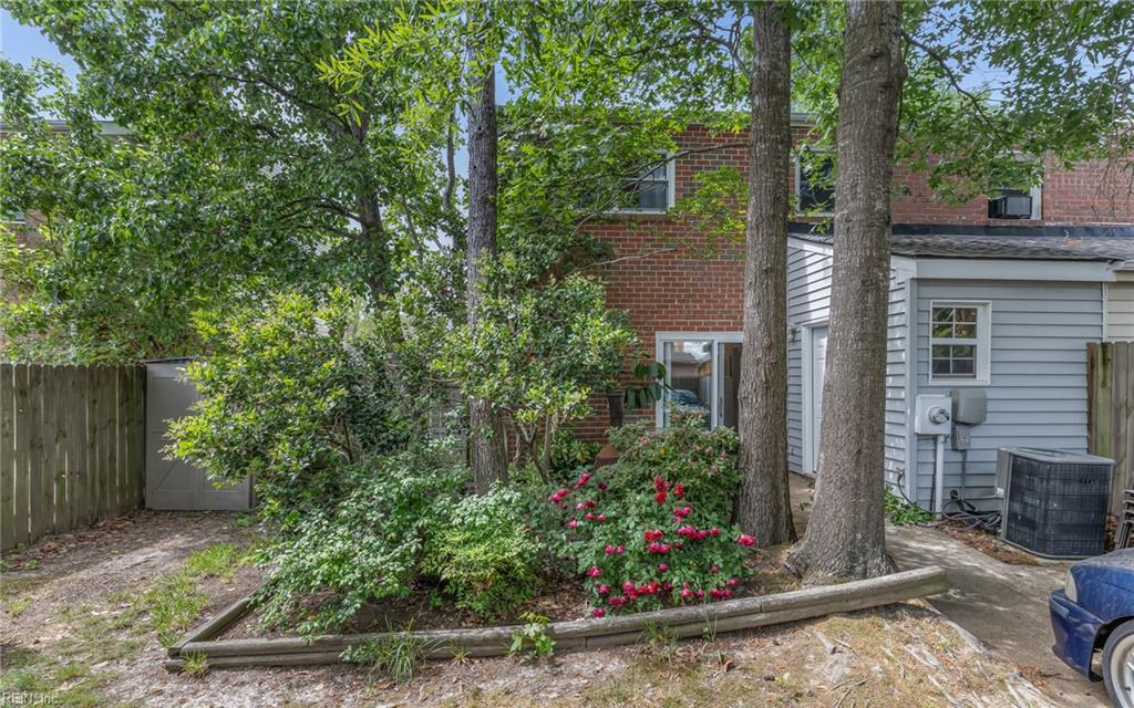 2235 Sedgewick DR