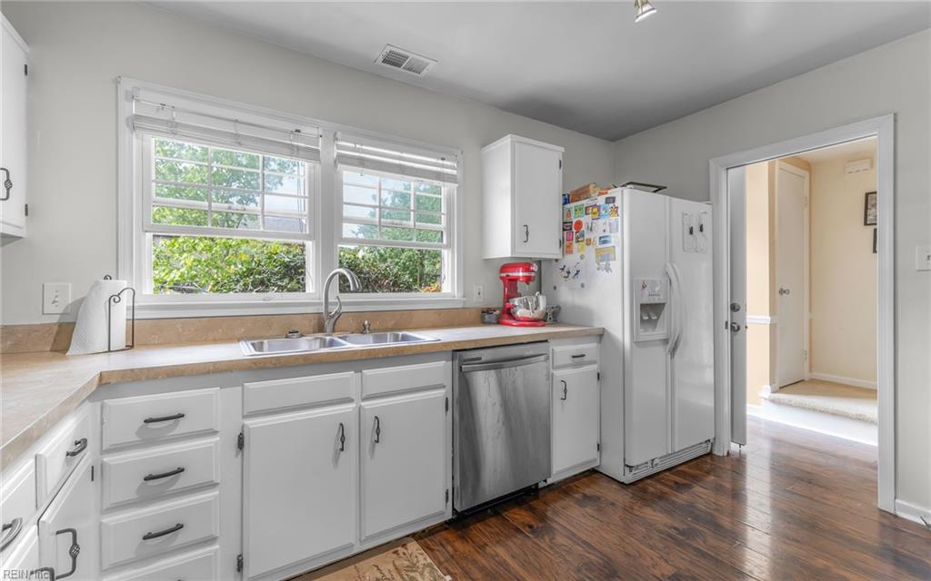 2235 Sedgewick DR