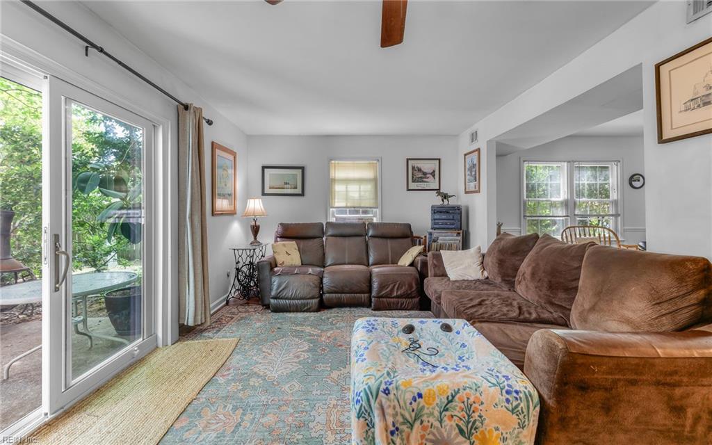 2235 Sedgewick DR