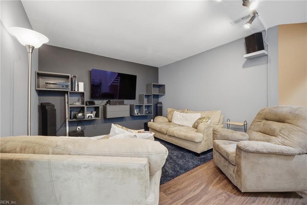 5628 Myers DR