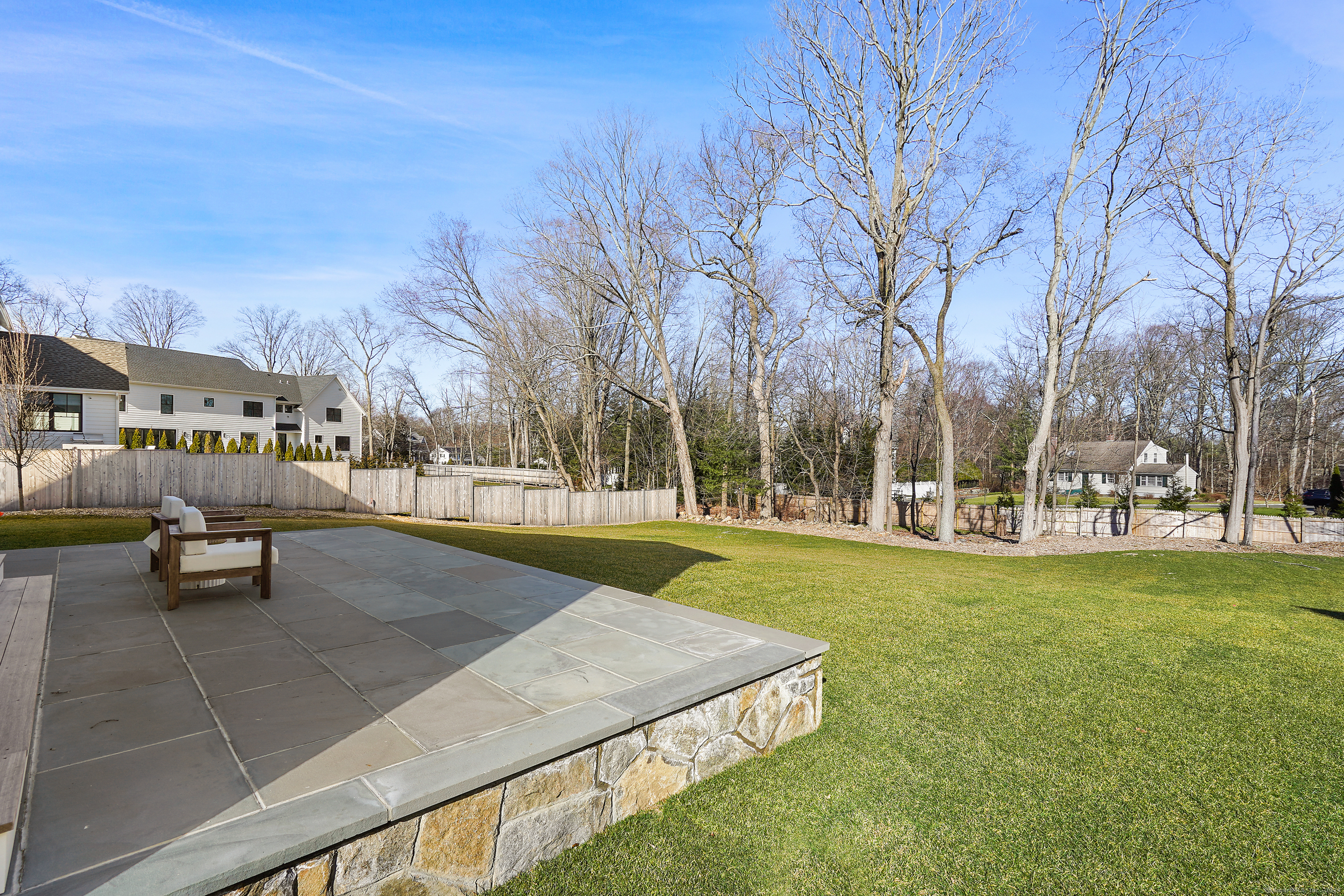 12 Maple Avenue North
