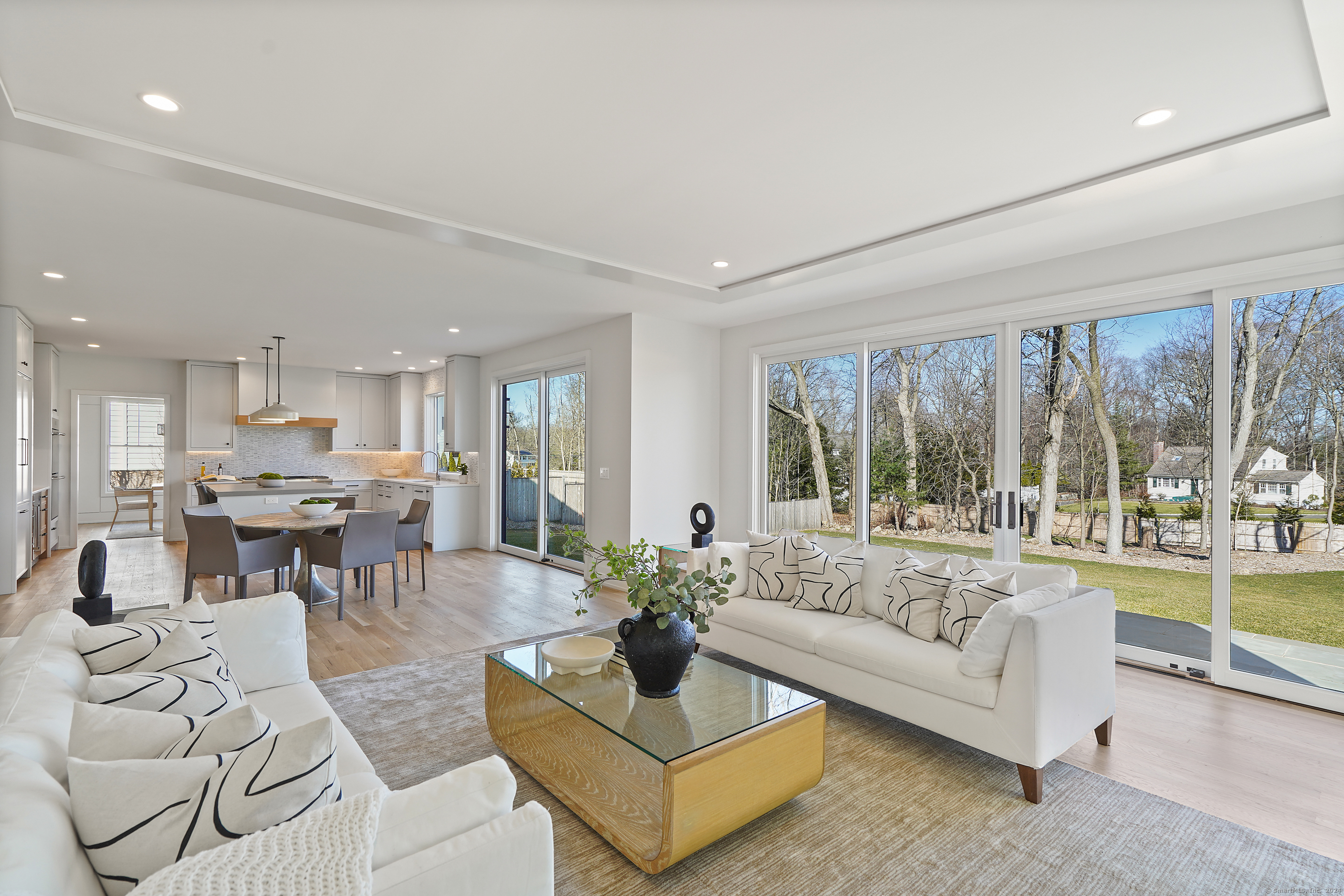 12 Maple Avenue North