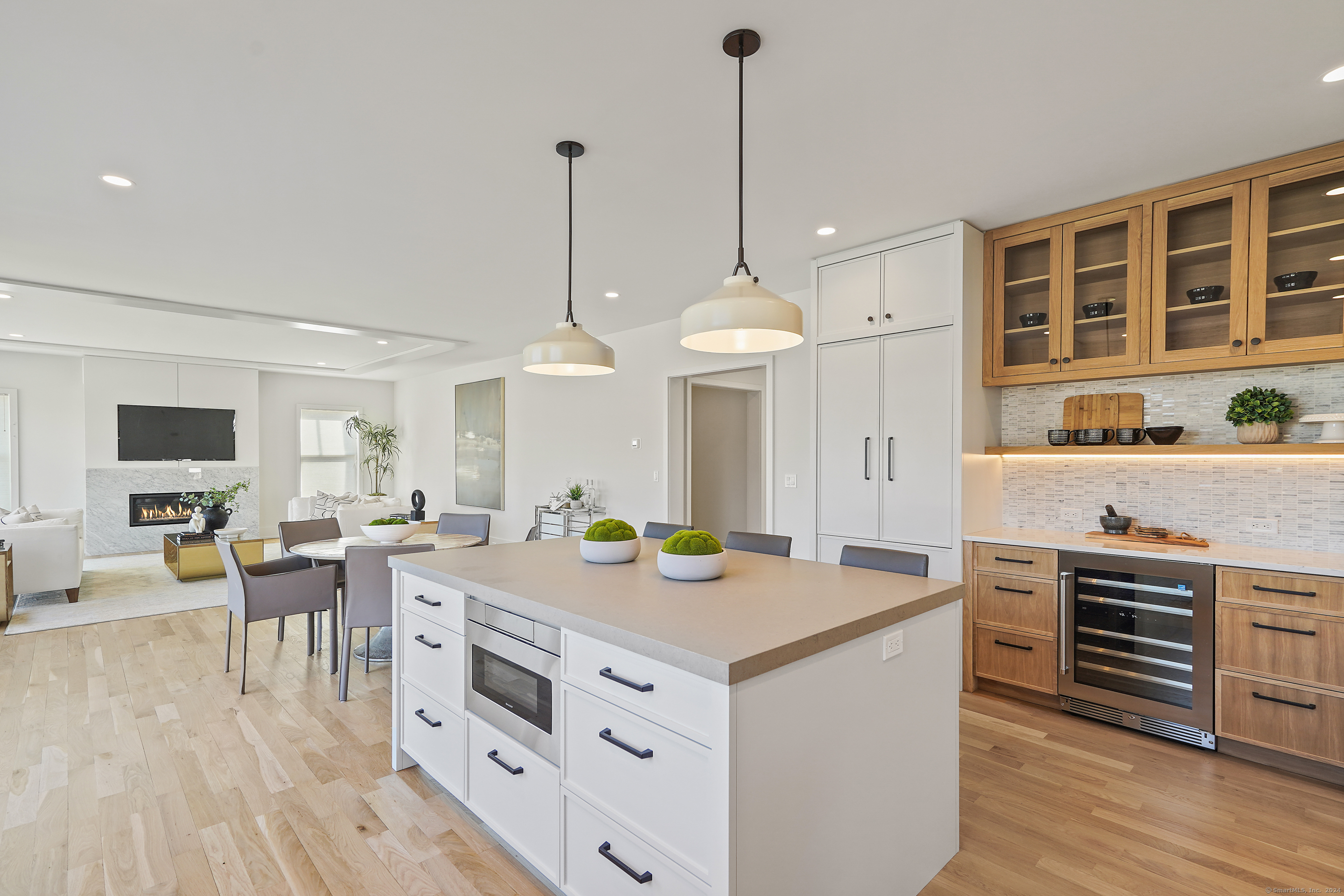 12 Maple Avenue North