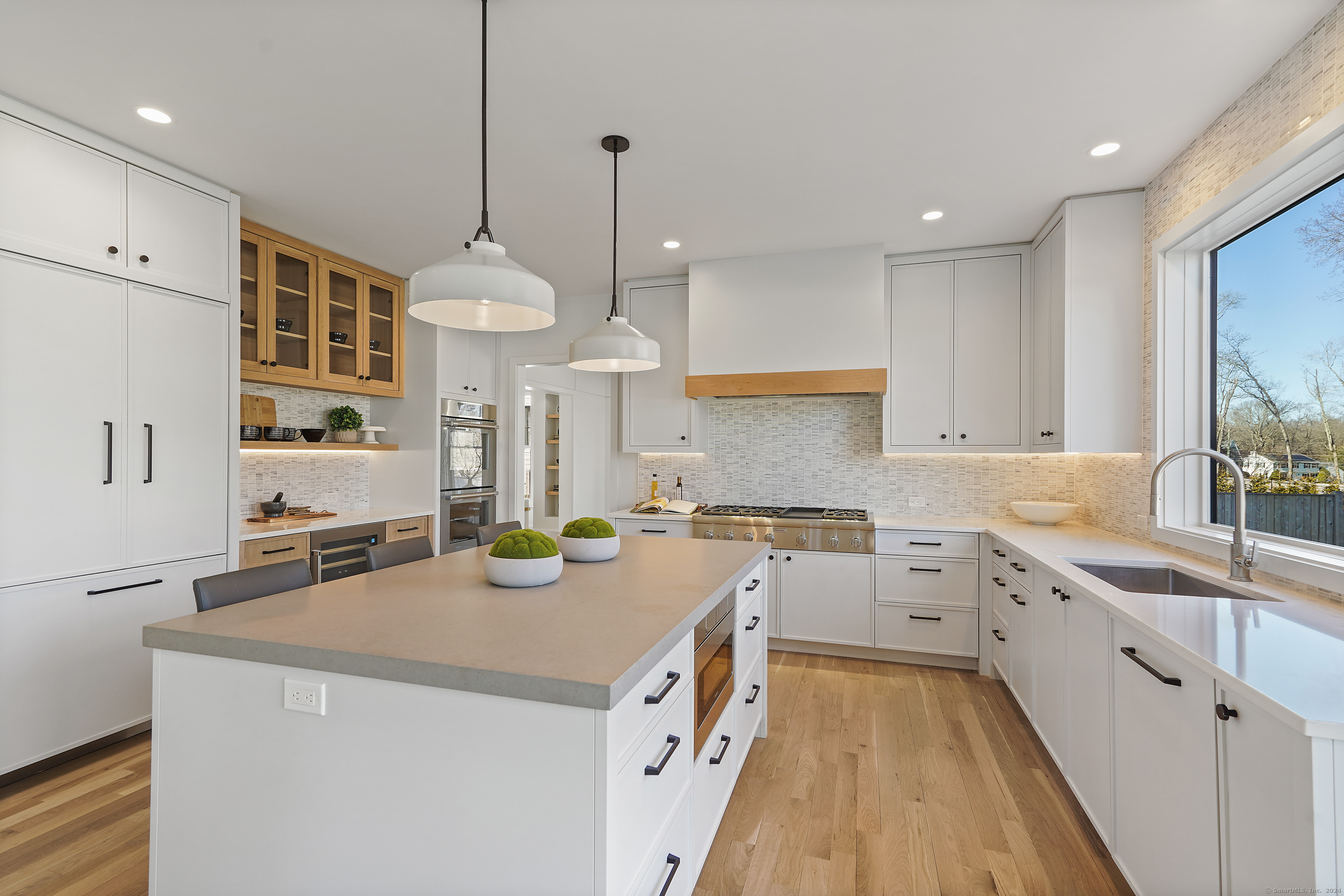 12 Maple Avenue North