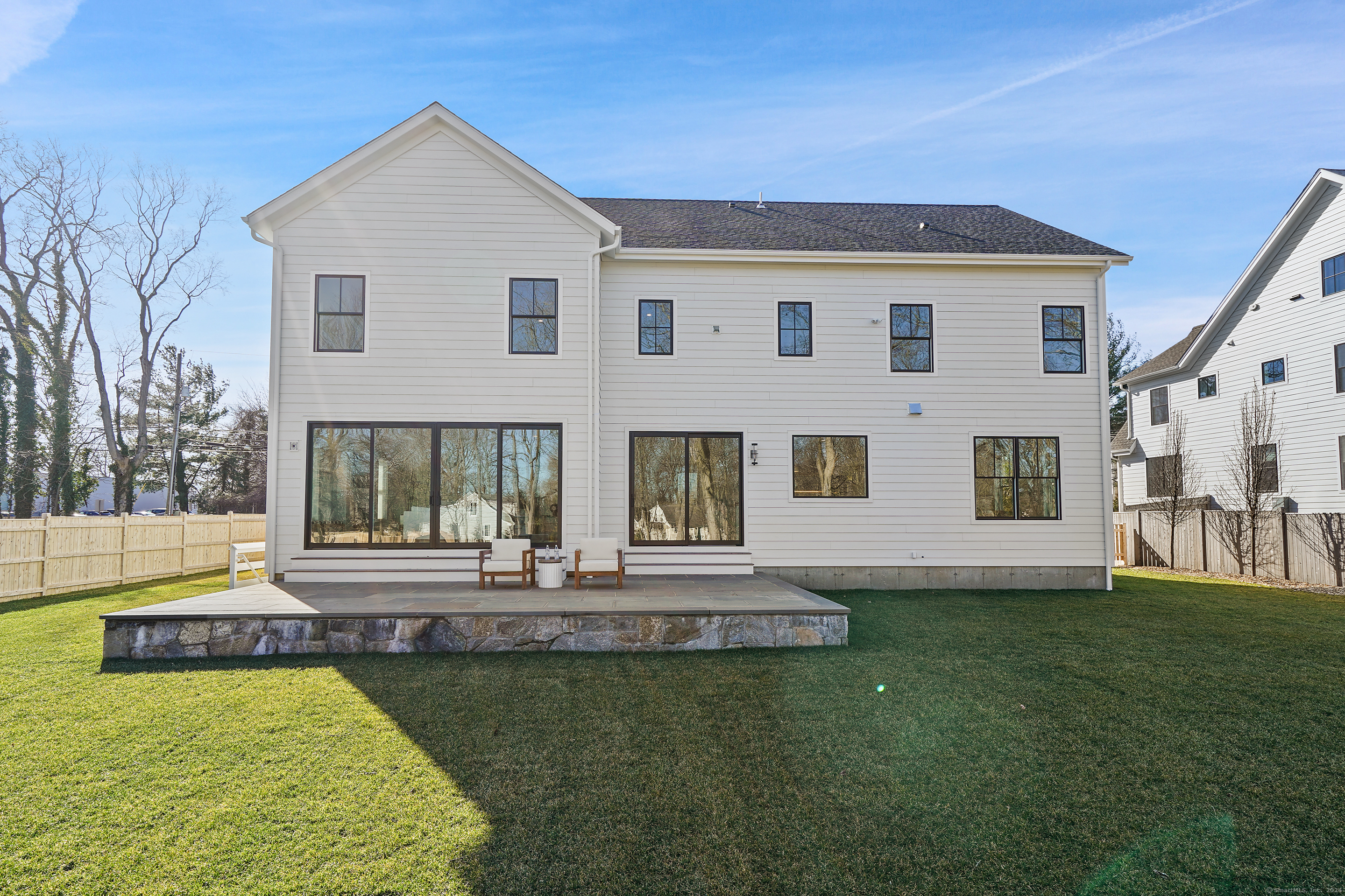 12 Maple Avenue North