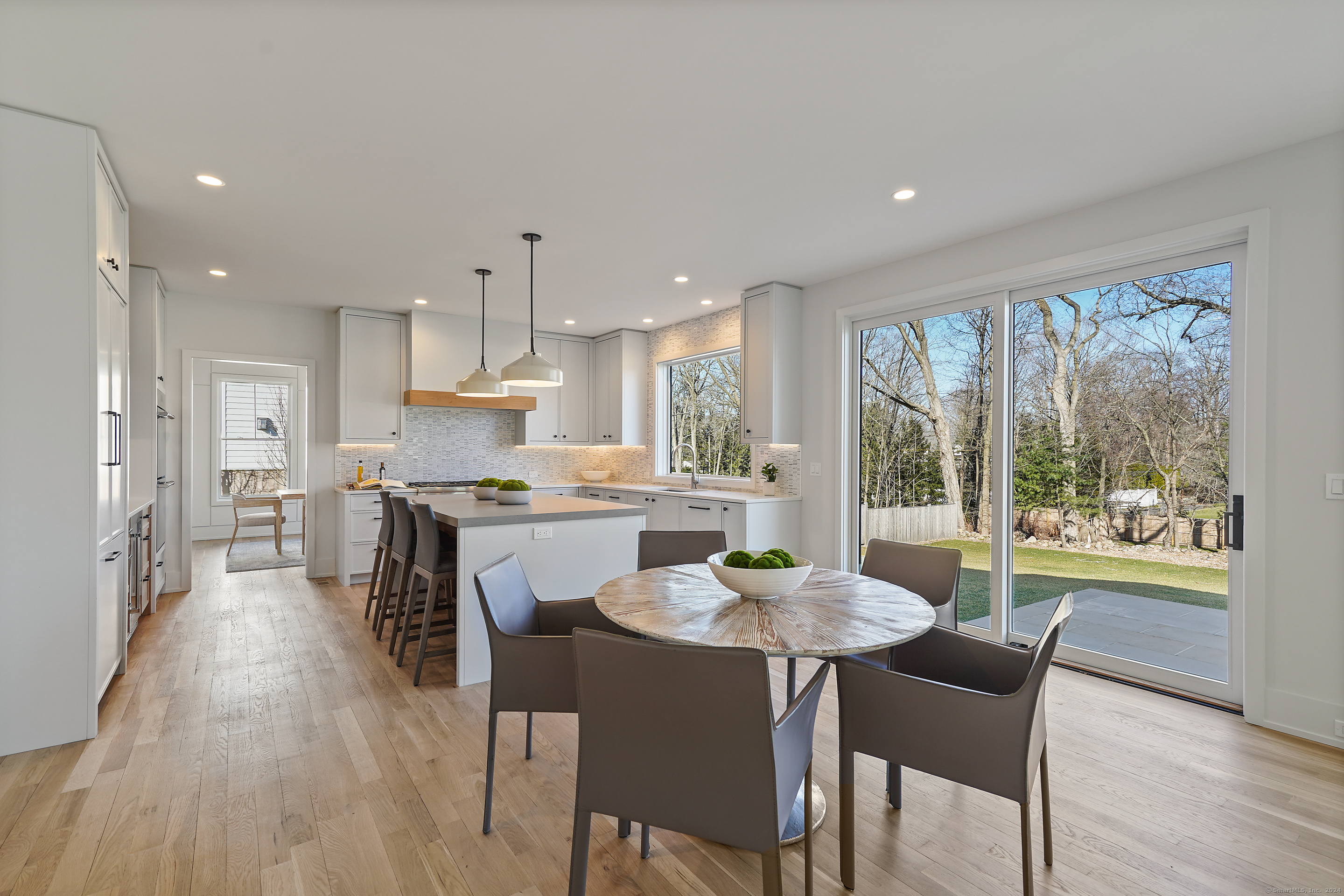 12 Maple Avenue North